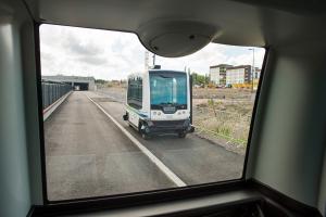Asuntomessuvieraita kuljettaa Kivistön asemalta messualueelle kuskiton bussi, se ainakin on uutta