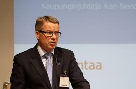 Kaupunginjohtaja Kari Nenosen budjettiesitys kelpasi Vantaan kaupunginhallituselle, ei euronkaan muutoksia.
